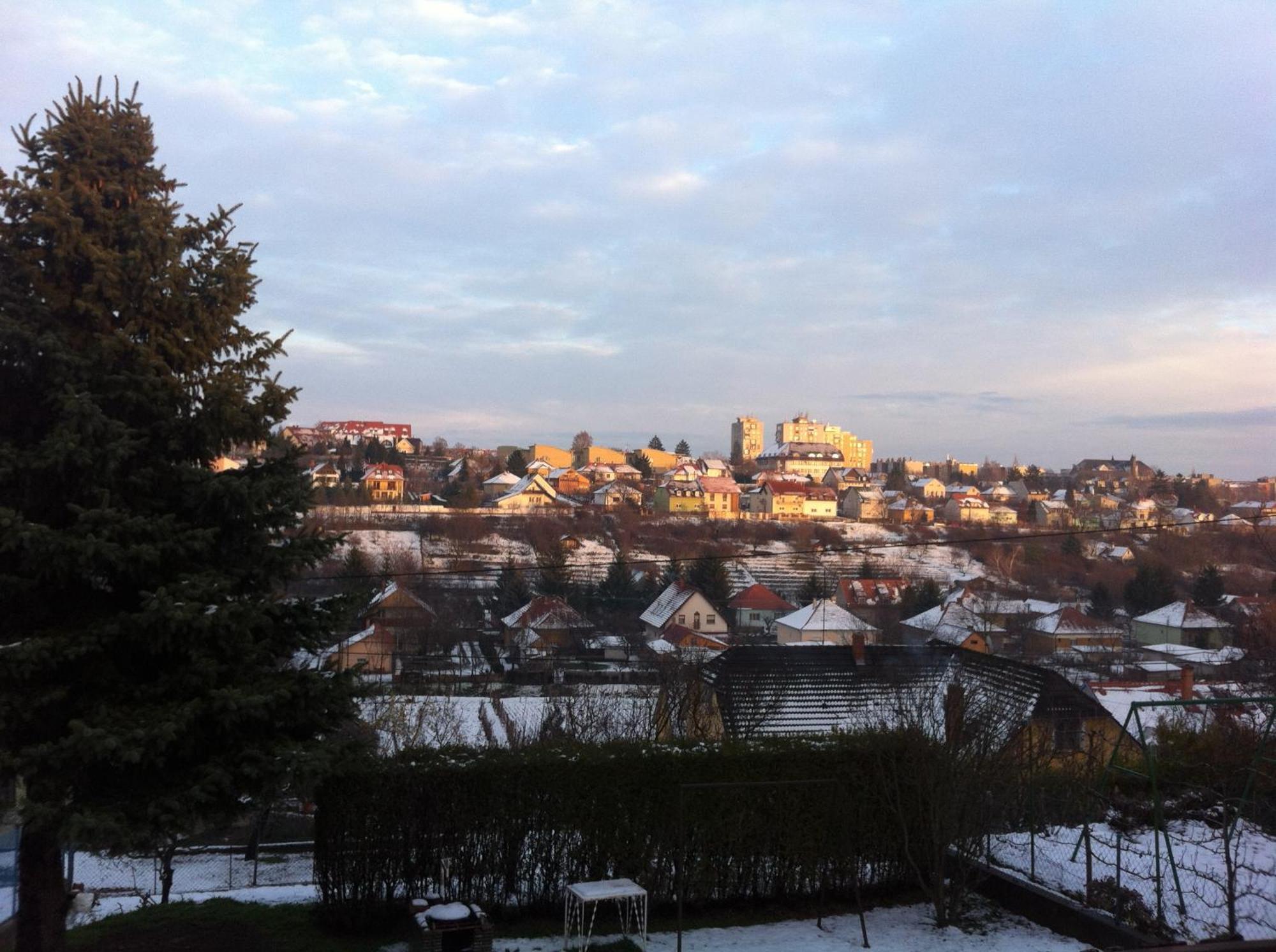 Arato Vendeghaz Hotel Pécs Buitenkant foto